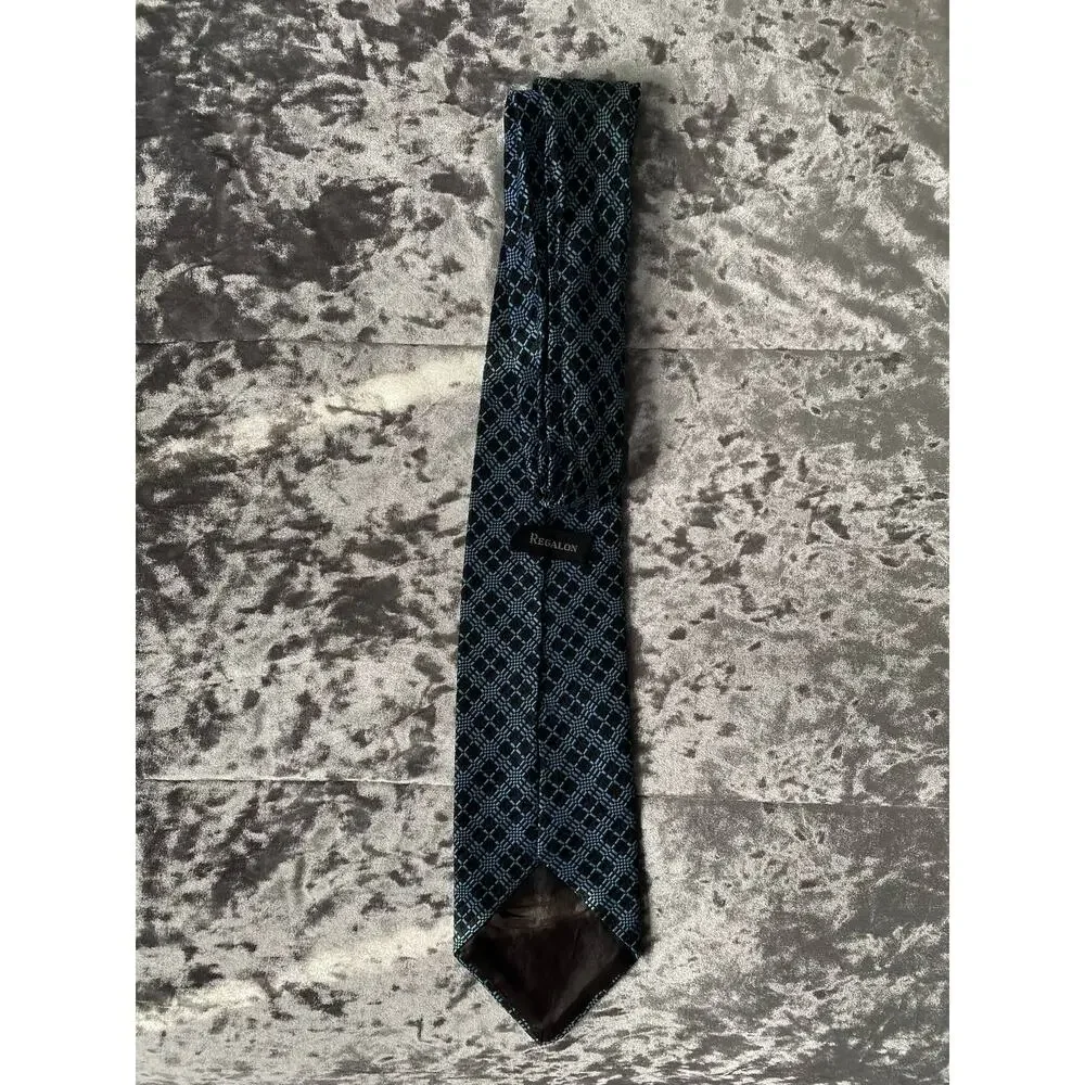 Vintage Regalon Mens Neck Tie Blue Gray Pattern